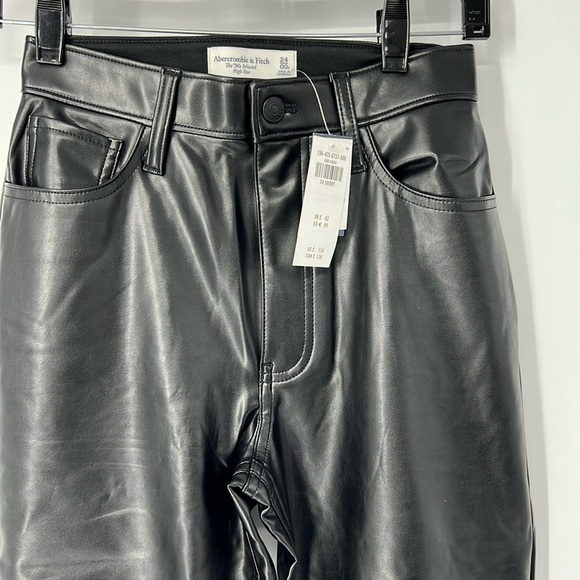 Abercrombie & Fitch NWT women’s 90’s relaxed high rise faux leather pant… - Picture 2 of 7